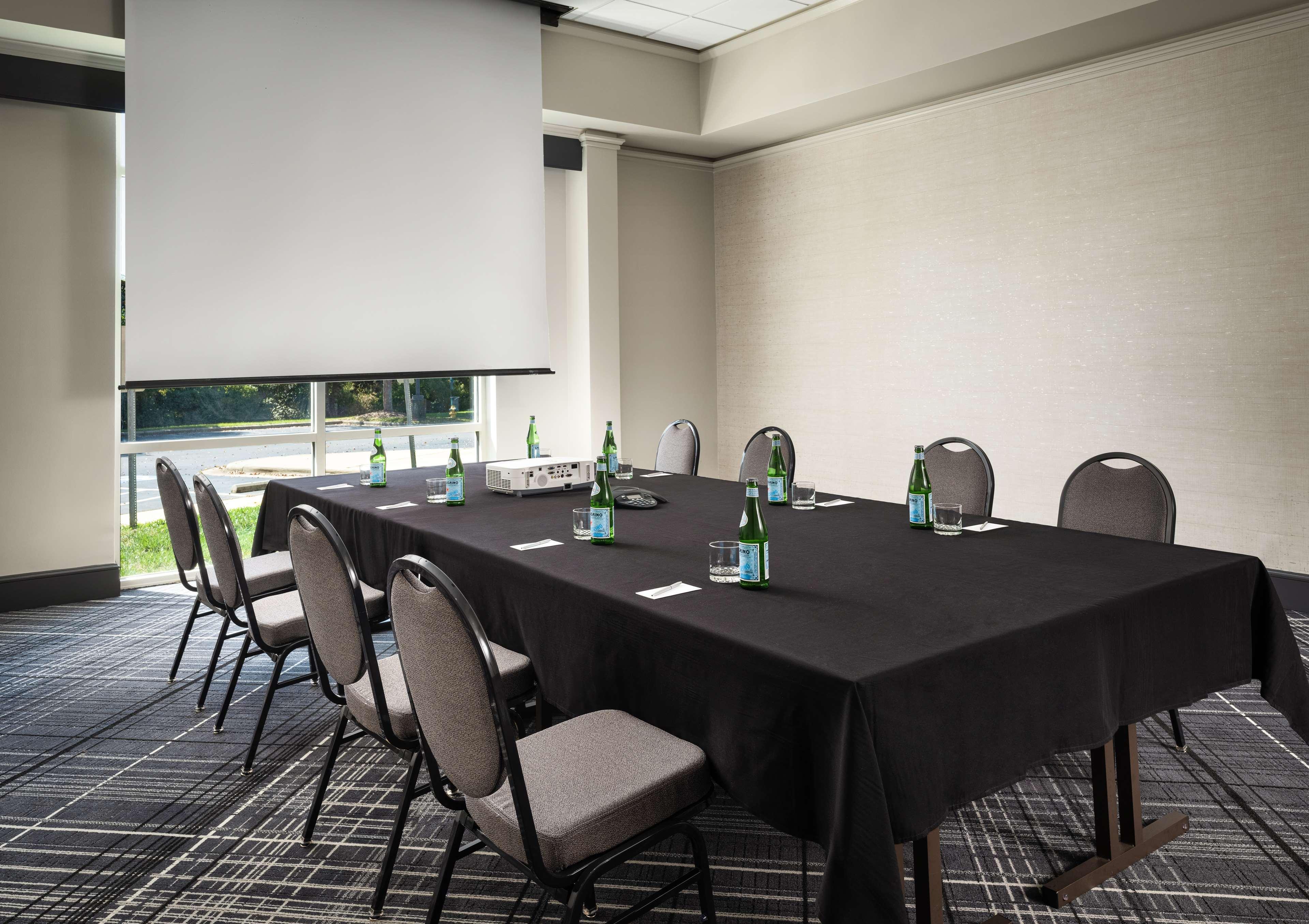 Hilton Charlotte Airport Hotel Ngoại thất bức ảnh